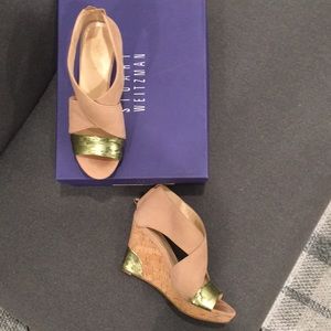 Cole Haan/Nike Air platform sandal. Neutral and gold cork wedge. Sz 6.